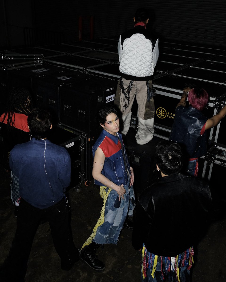 #ALAMAT | Get Get Aw rAWnd 5 

Photo Series <JAO>

HMUA by: Bhads Castor 
Styled by: Bettina Bañez asst by: Arnie Dela Cruz
Embellished by: Team BBStyles— Mel Estillore, Jeff Hapin, Sophie Bomaras 
Photo by: Aly Ylalim 

#GetGetAwrAWnd5 #TheSexbombConcert