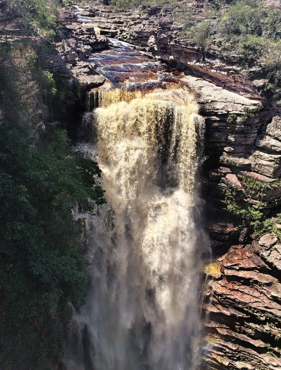 Uma das cachoeiras mais lindas do Brasil, se localiza em Ibicoara na Bahia!!!