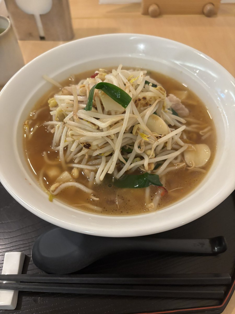 repiko_sauna's tweet photo. 4年ぶりのウェルビー！🧖‍♀️
受けてみたかったMinoさんのアウフグース！！
食べてみたかったベトコンラーメン！！！
帰ってきたらスヤスヤ寝ている天使！！！！
久しぶりにいろんな人にも会えて幸せな数時間でした！！！！🫶 https://t.co/VkiJKtmYKP