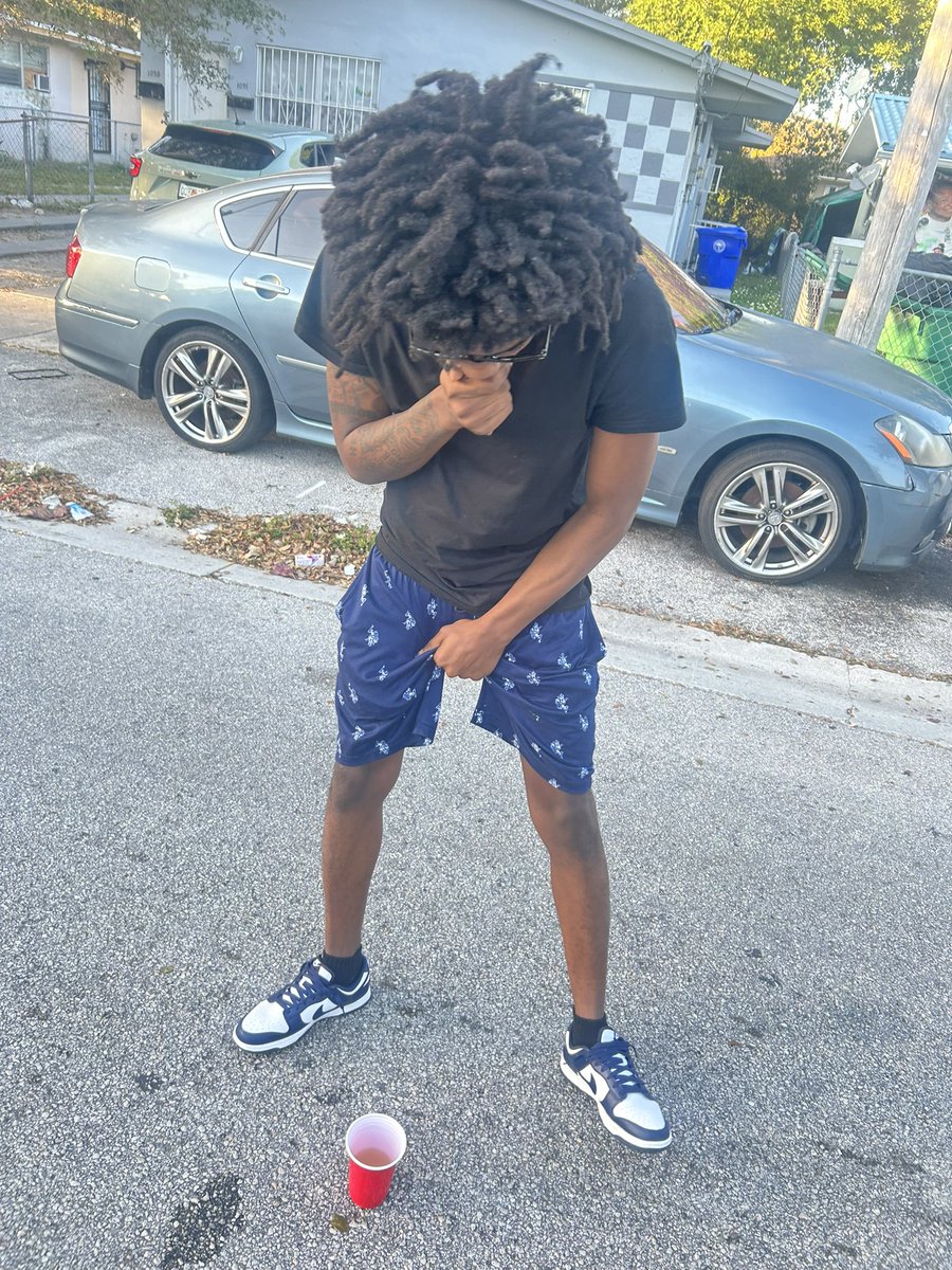 fredfrm7100's tweet photo. Unc was outside Tdy yall 😂❤️🤞🏾 https://t.co/1mYdfX5yI9
