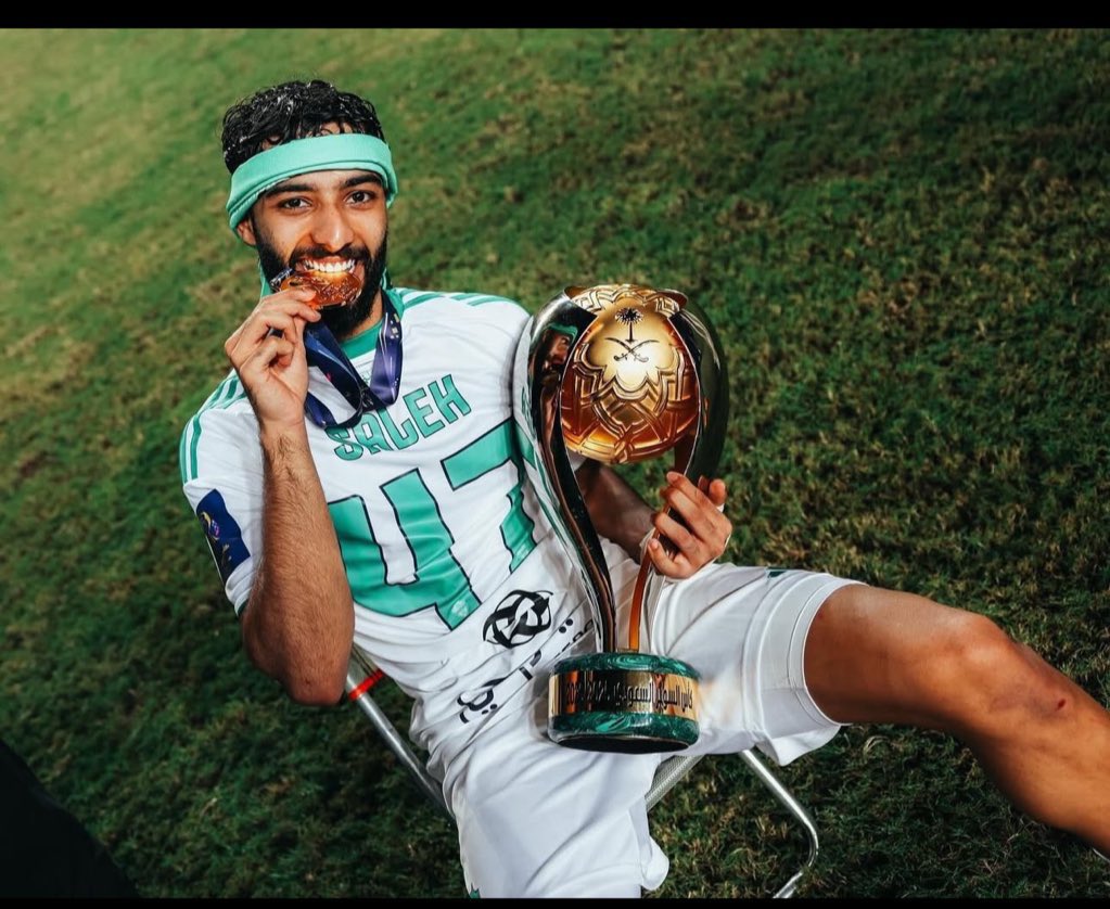 #الوحده_الاهلي
بصراحه الف علامة استفهام عل ماتياس 
كان بالامكان تريح عدد كبير من اللاعبين استحقاق الدوري اهم من مباراه تكميليه
كان ودنا نشوف المولد وماتياس وفراس وغوستافو وابو الشامات من البدايه
النتيجه ارهاق لاعبينك وعدم ادخال اللاعبين في اجواء المنافسه 
بالعربي غبي 👌👌👌