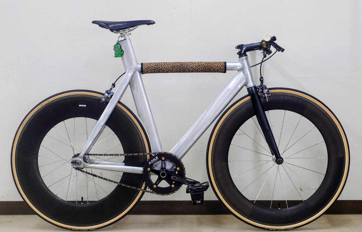 ZIPP1080の前では808のリムも浅く感じる……訳ないか
みんなも手組ホイーヨ始めよ？