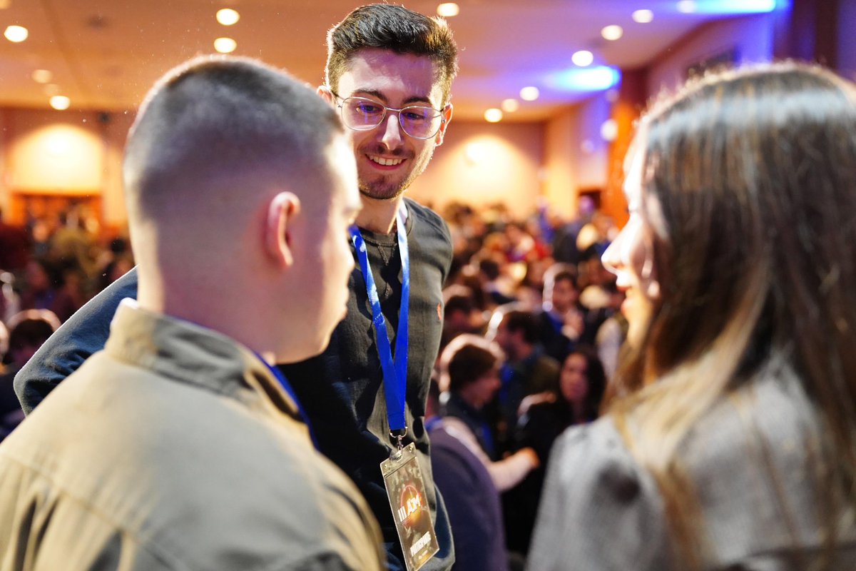 Este fin de semana vimos como los jóvenes estamos comprometidos con el futuro de España. 

Claro que la Generación Z no está perdida.