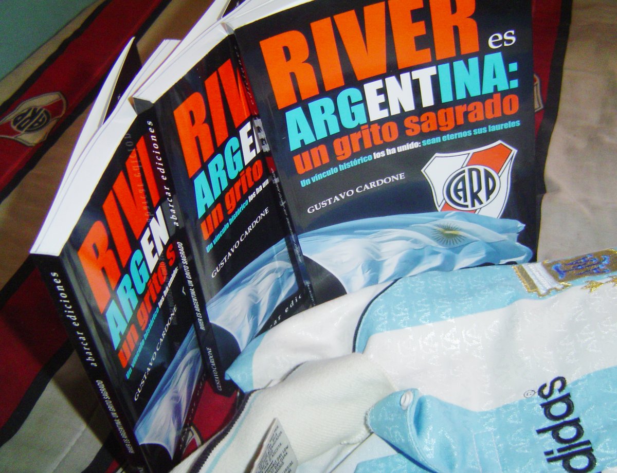Un 9 de febrero pero de 1977, la Selección y River igualaban 2-2 en Mar del Plata por el torneo de verano. “RIVER ES ARGENTINA, UN GRITO SAGRADO” (2014, <a href="/abarcaredic/">Abarcar Ediciones</a>) recorre en 200 páginas con fotos a color el vínculo eterno entre el Millonario y la Albiceleste: $30 mil.