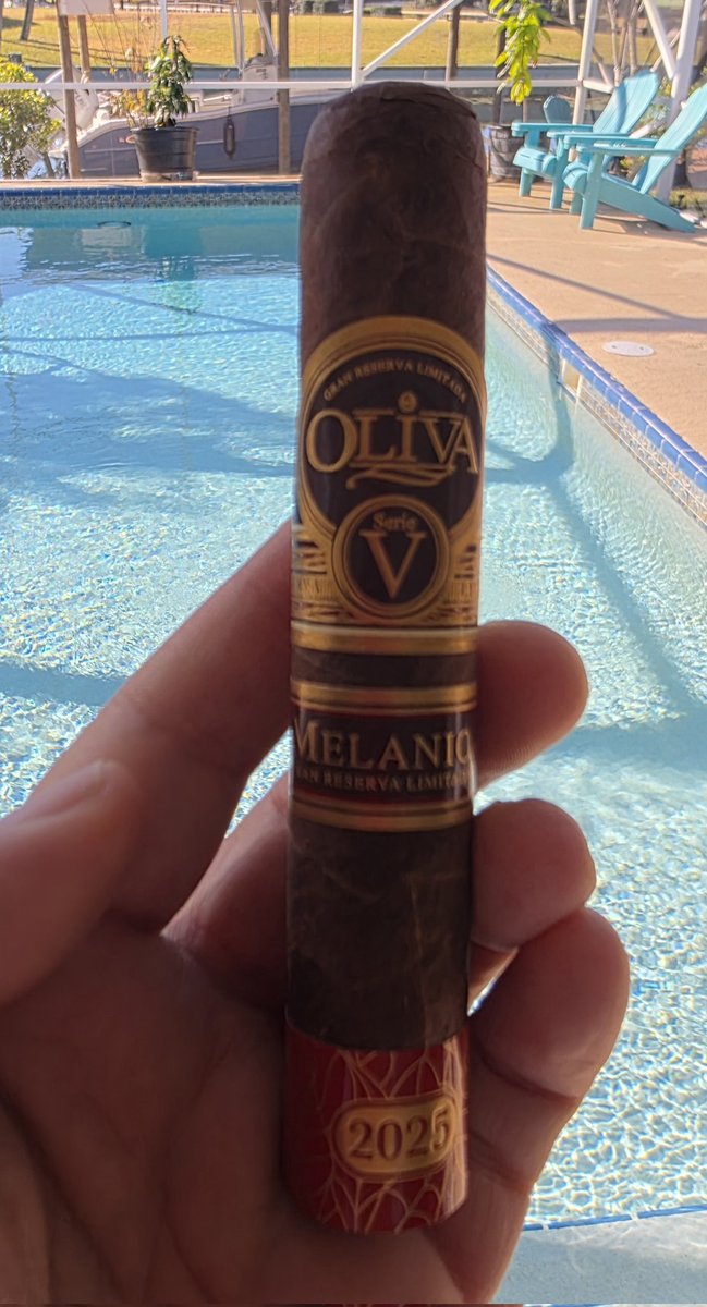 RadLad71's tweet photo. @OlivaCigar 🔥 🔥 https://t.co/KEoHBMCSQw
