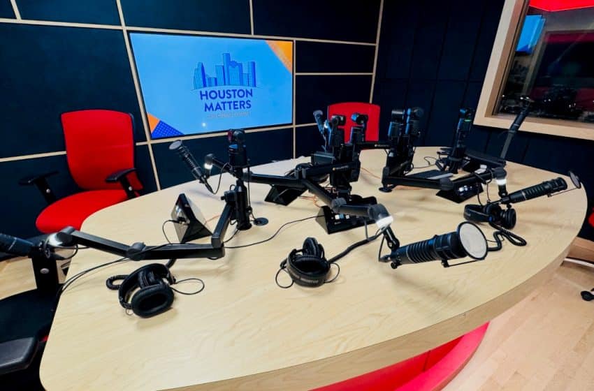 RedTech_News's tweet photo. #SCMS and @radioDNA1 say their new partnership aims to bring scalable visual radio automation to broadcasters, combining design, integration and workflow automation to support video and monetisation. The image shows @HoustonPubMedia's studios.
🔗 https://t.co/hYQ1N51OrH
#RedTechNews #VisualRadio #RadioTech