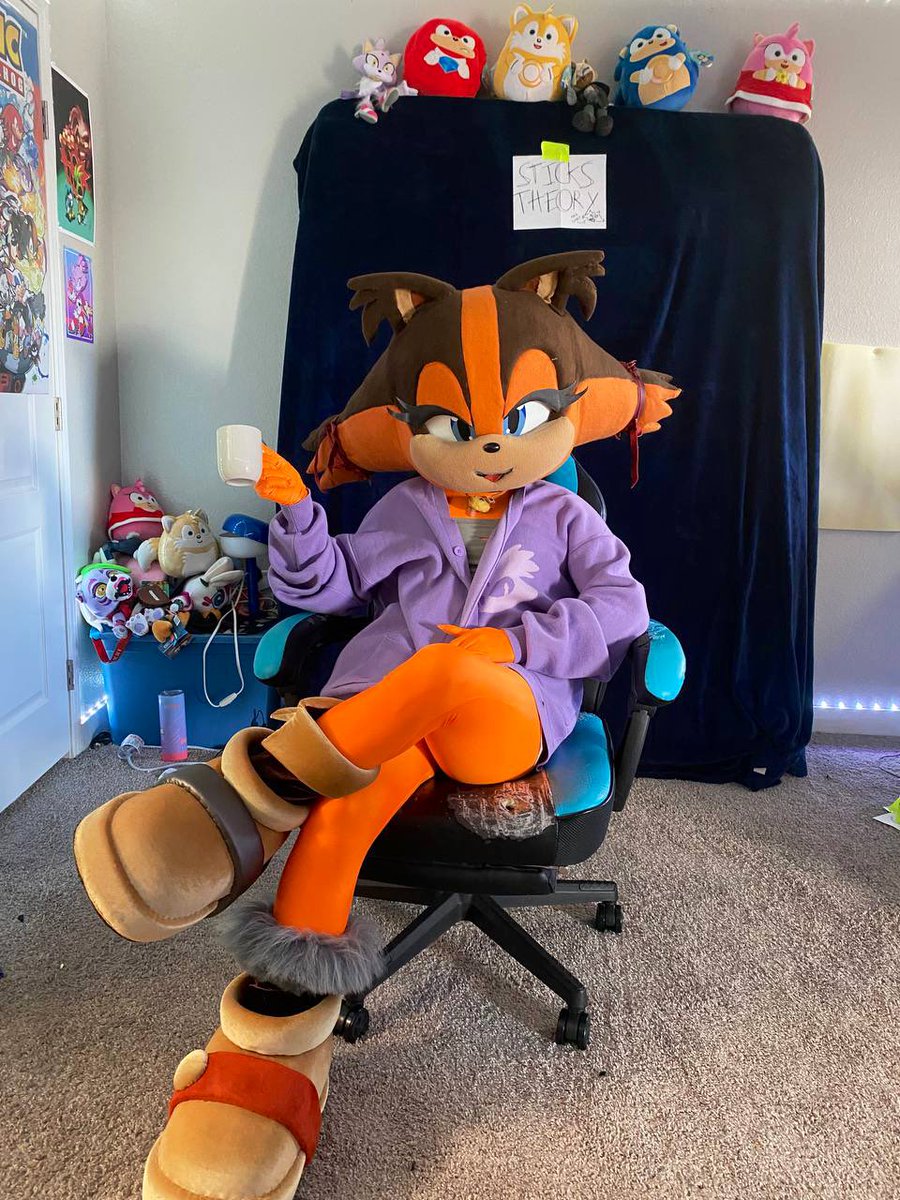 @moonstardusk presents Sonic Theories, hosted by #sticksthebadger ‼️ Check her out on YouTube ‼️