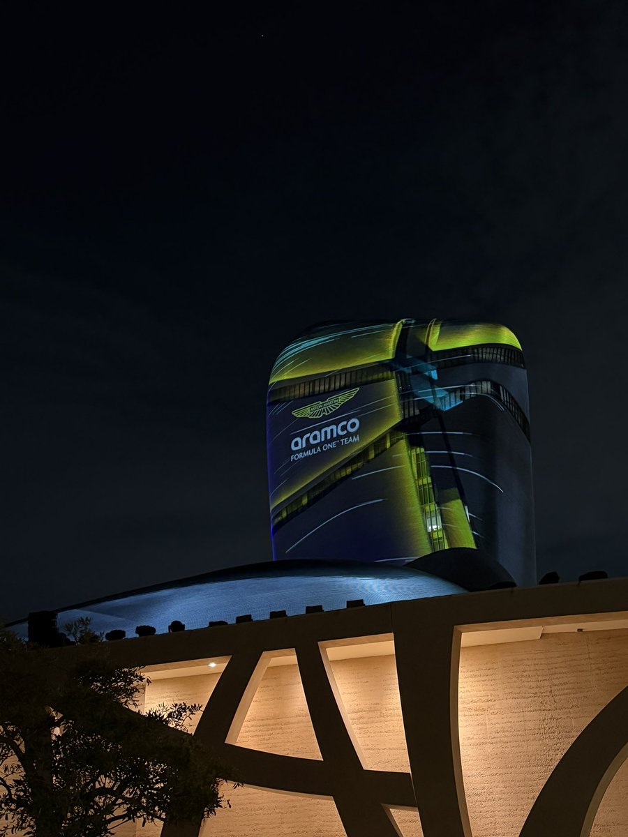 ASTON MARTIN 🏎️