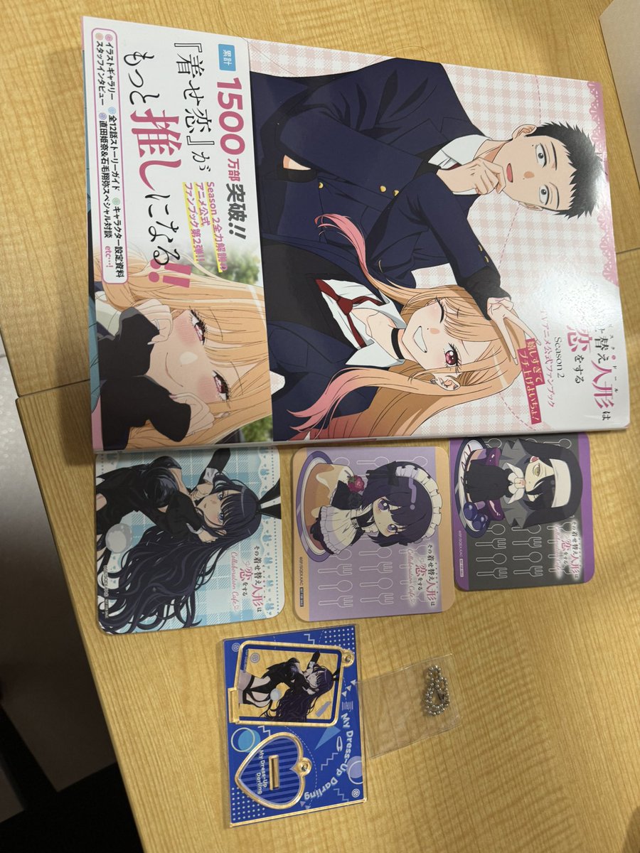 着せ恋のコラボカフェ行ってきました！
ファンブックは研究用！！
まんがたり荘で読んで研究するぞー！！