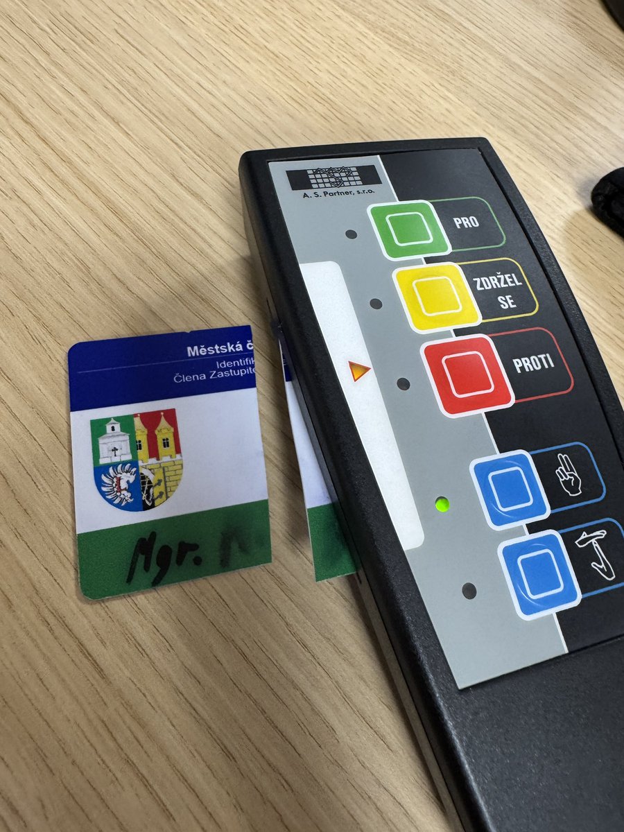 Jsou na zastupitelstvu body, které hlasovací kartička nepřežije 🤷🏼‍♂️