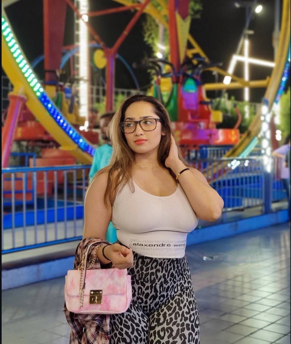 AditiMistryhot's tweet image. Fit check' 🤳🤓🔥😻🥰
.
.
.
#happyface #selfiqueen #outing #fitchick #mirrerselfi 
 #aditimistry #AditiMistryhot