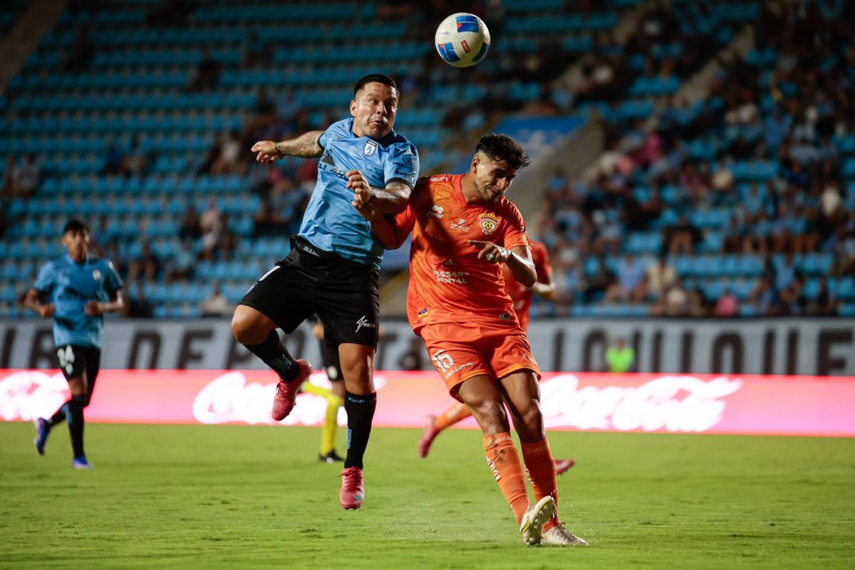 Último amistoso antes del inicio de la Liga de Ascenso 2026 ⚽️🐲🦊
Este sábado 14, a las 18 horas en el estadio “Zorros del Desierto” de Calama, Deportes Iquique sostendrá un partido amistoso ante Cobreloa.
