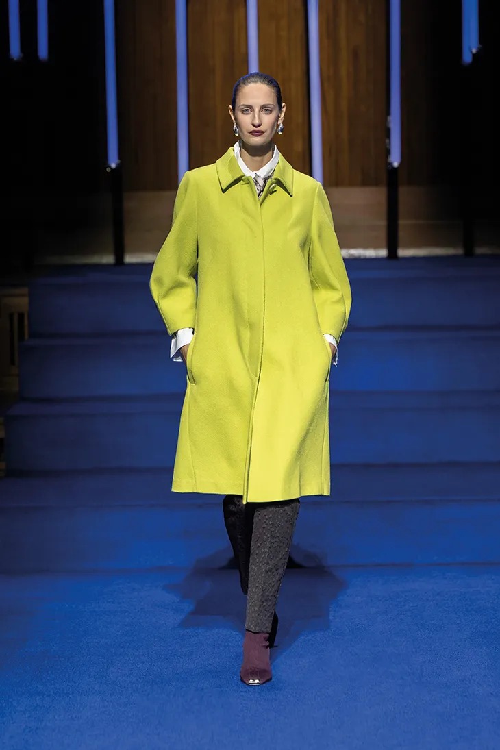 designscene's tweet image. Echo of Now: Marc Cain Fall Winter 2026 Collection - See more here: designscene.net/2026/02/marc-c…

As part of #BerlinFashionWeek, German traditional label #MarcCain presented a unique and unforgettable fashion show on 30 January, combining fashion, music and staging in a highly
