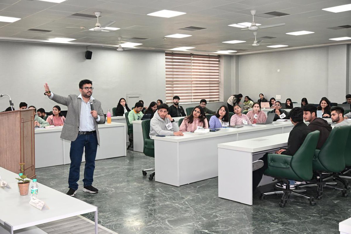 Gaurav Madaan tweet media