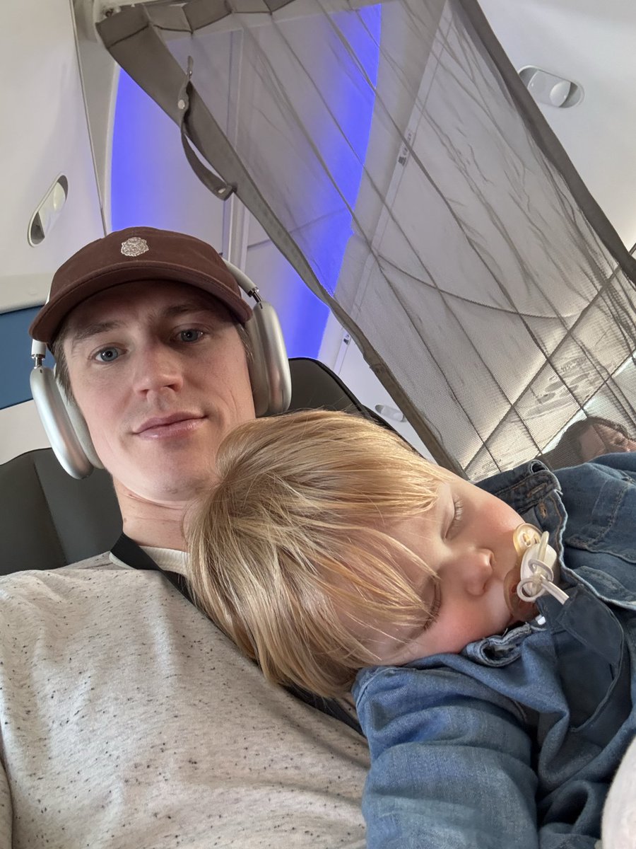 Molesy 📷 tweet media