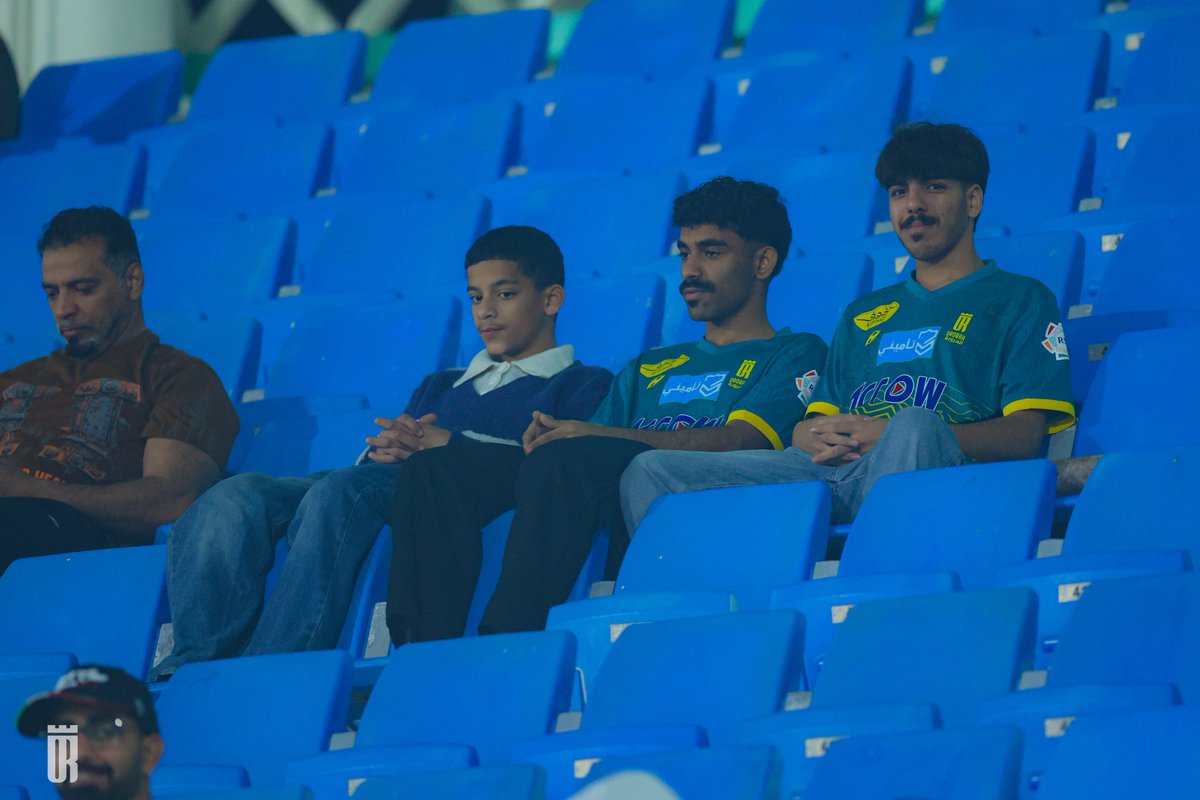 ALOROBAH_FC's tweet photo. وين ماتمشي معك .. بس احبك واتبعك💛💚

#الجبيل_العروبة
#دوري_يلو | #FDL https://t.co/BHFQpWNuTX