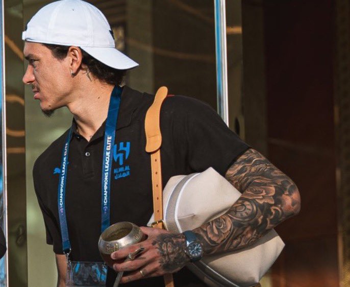 الخرا  المعتوه العفن ذا يلعب اليوم وهل هو في التشكيله

 #الهلال_شباب_اهلي_دبي