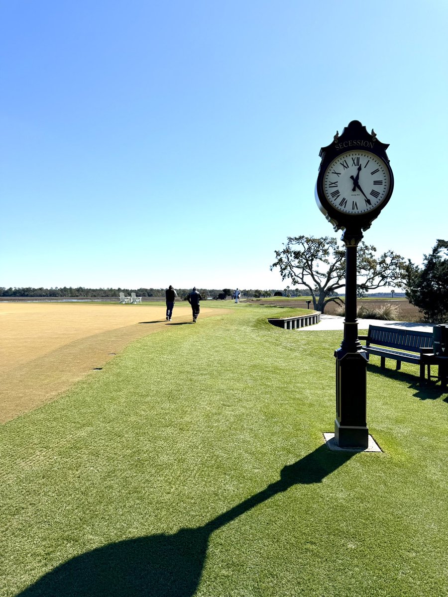 puttinpablo's tweet photo. GM. Coming into the golf burnerverse hot.  Had a hell of a Super Bowl Sunday. #golftwitter https://t.co/oiiPmbaKiB