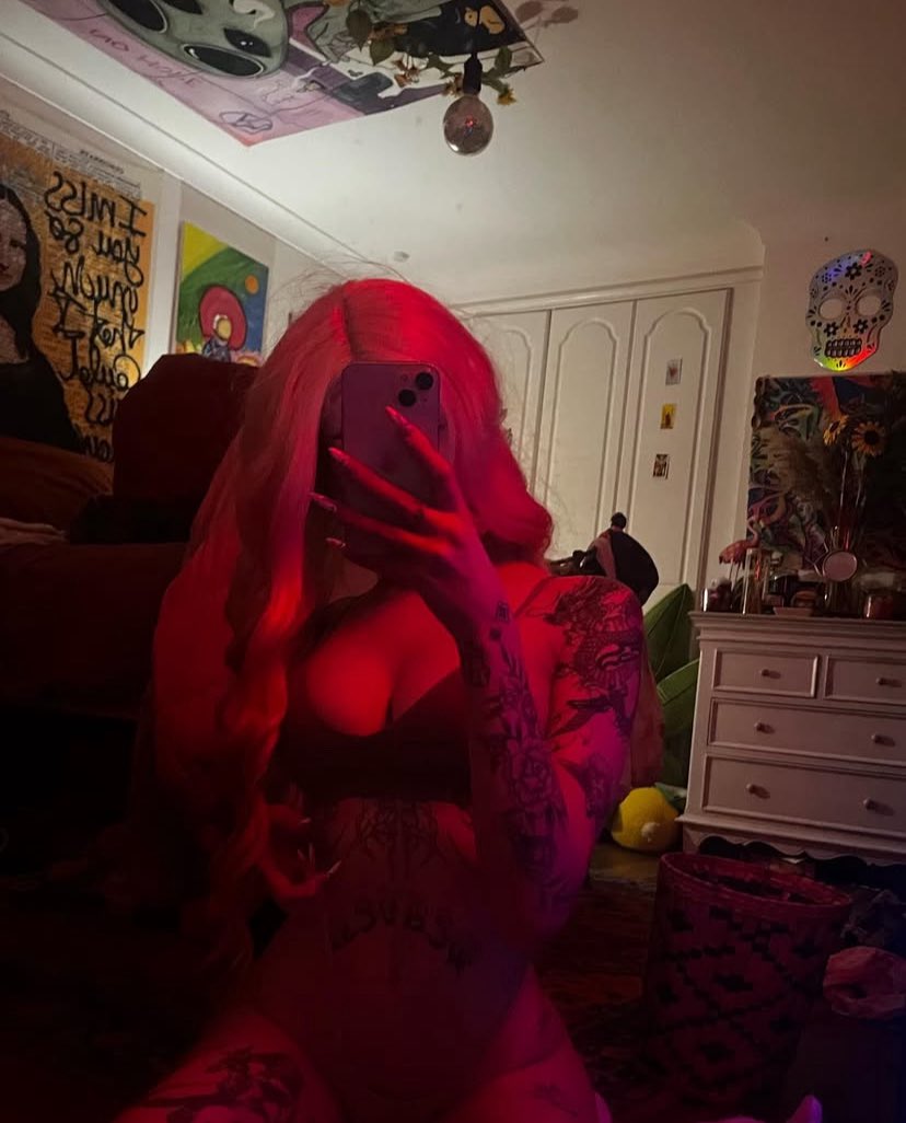 𝔒𝔩𝔦𝔳𝔦𝔞☾ tweet media