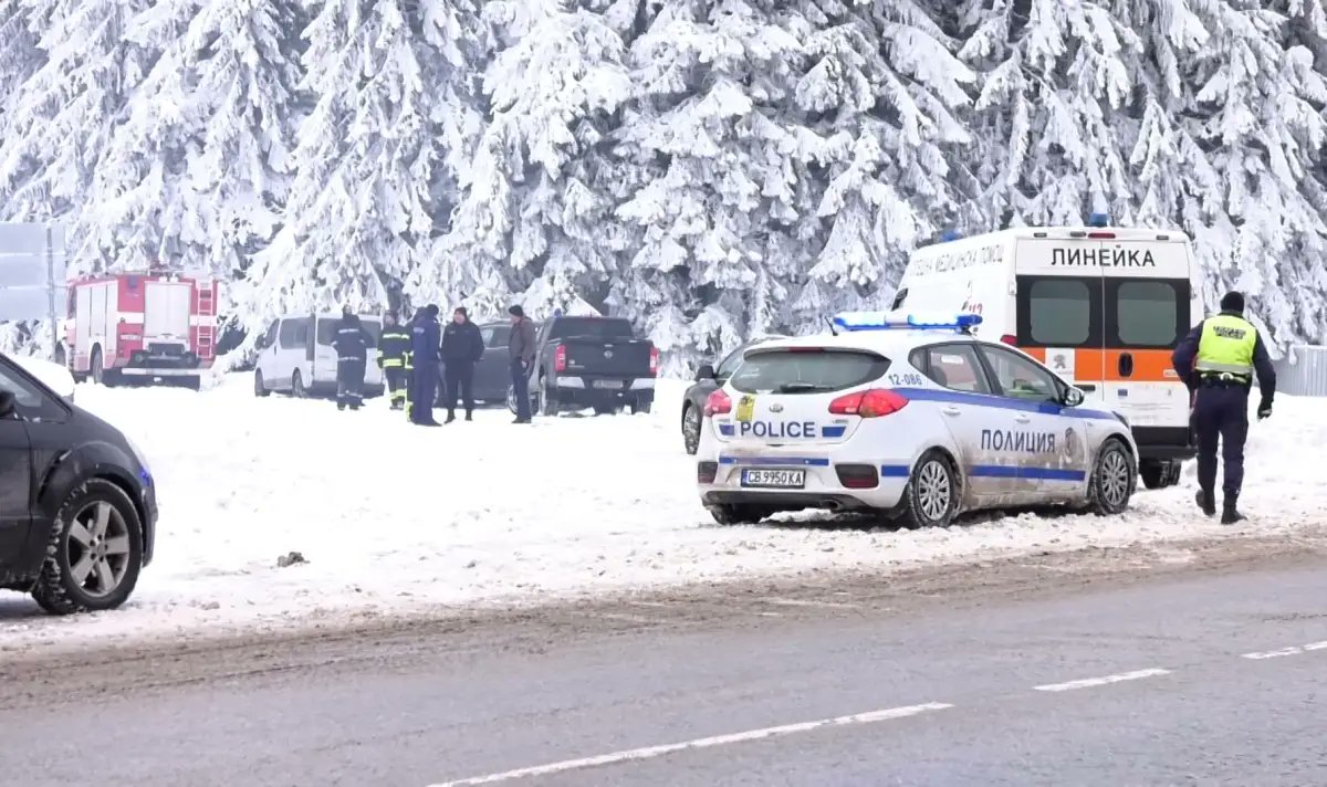 Sullkowski's tweet image. The #Petrohan murder case in #Bulgaria has shocked the nation and exposed serious institutional failures. 
🟥Six people and a child were killed near an abandoned lodge linked to the National Agency for Control of Protected Areas, an NGO responsible for monitoring protected…