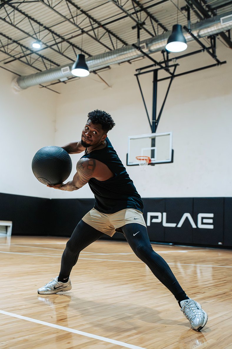 plaeglobal's tweet photo. The Power of The A. @ronaldacunajr24 putting in work where champions are built.

Atlanta grit. Relentless intent.

#RefuseSecondBest #AtlantaBraves https://t.co/epDFWDJ07c