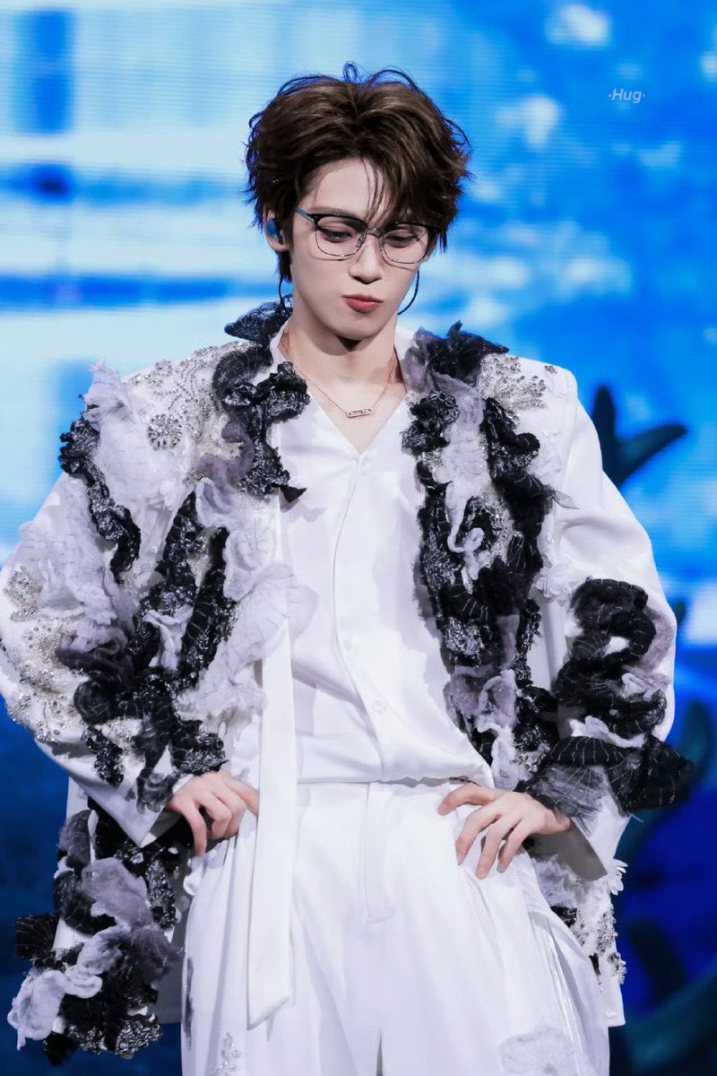 ktrang1306's tweet photo. Counting the days until the new song arrives.
The anticipation feels heavy, but beautiful in its own way.
Some music is worth waiting for.
ZIYU MOONLIGHT MELODY
 #ZiYuHomeMoon https://t.co/txL3zc56wi