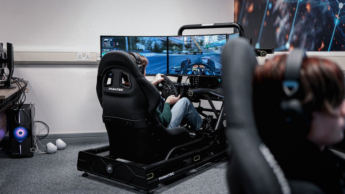 SimStaff tweet media