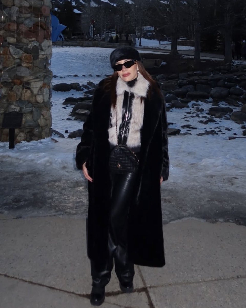 Iniciamos tendencia. 🐝

Estamos usando el tag: 
— KARIME X BRIDGERTON

#KarimePindter