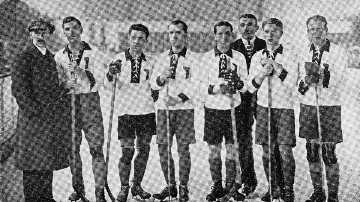 Ještě nemáte dost olympijských hokejových příběhů z historie? Tak tady nějaké další... ;)

cnn.iprima.cz/pastrnakovi-pr…