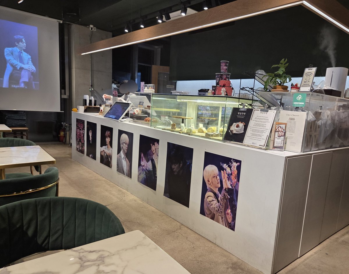 🖤E.BLACK DAY🖤 tweet media