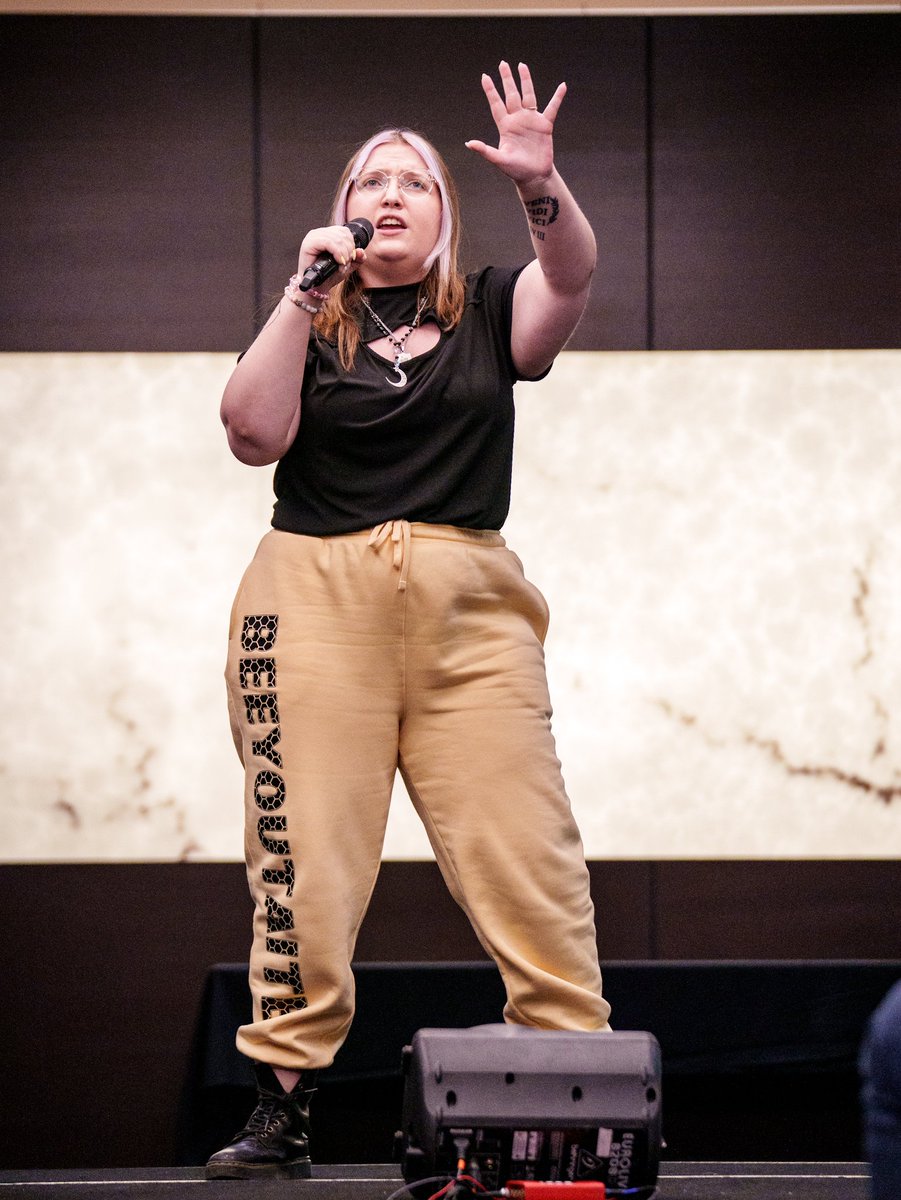 👹YOKAI PARTY👹

Yokai Party at <a href="/sangawaproject/">Sangawa Project</a> was legitimately incredible 🥺 I got to meet so many members of the Beehive 🐝 It was also so fun to hang out with my fellow performers <a href="/emerakii/">emi ⭐️</a> , @/jubileebuni, and @/yourmersharkidol ! (1/?)