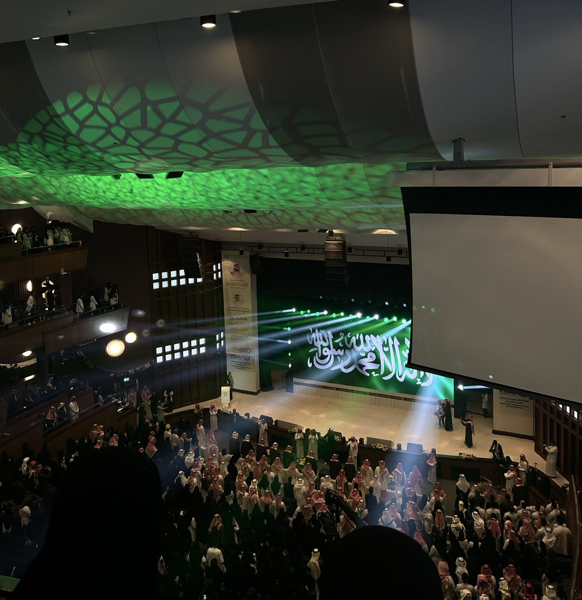 ra_3xa's tweet photo. اربعة ايام جمميلة عشناها في #هاكثون_الابتكار_الصحي_السادس تجربة ثرية وممتعة التقينا فيها بالخبراء والملهمين وتعلمنا الكثير من المعرفة والخبرة🌟

#نبتكر_لصحة_وطن 
#KSAU_Hackathon_2026 https://t.co/wn1PENwIxF