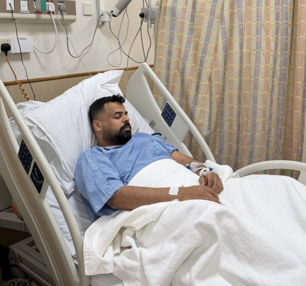 دعواتكم لأخونا وحبيبنا وليد سعيد بعد تعرضه لجلطة وإجراءه عملية قسطرة في القلب.. 

دعواتكم له 🙏🏻
<a href="/Rabanalsafena/">وليد سعيد</a>