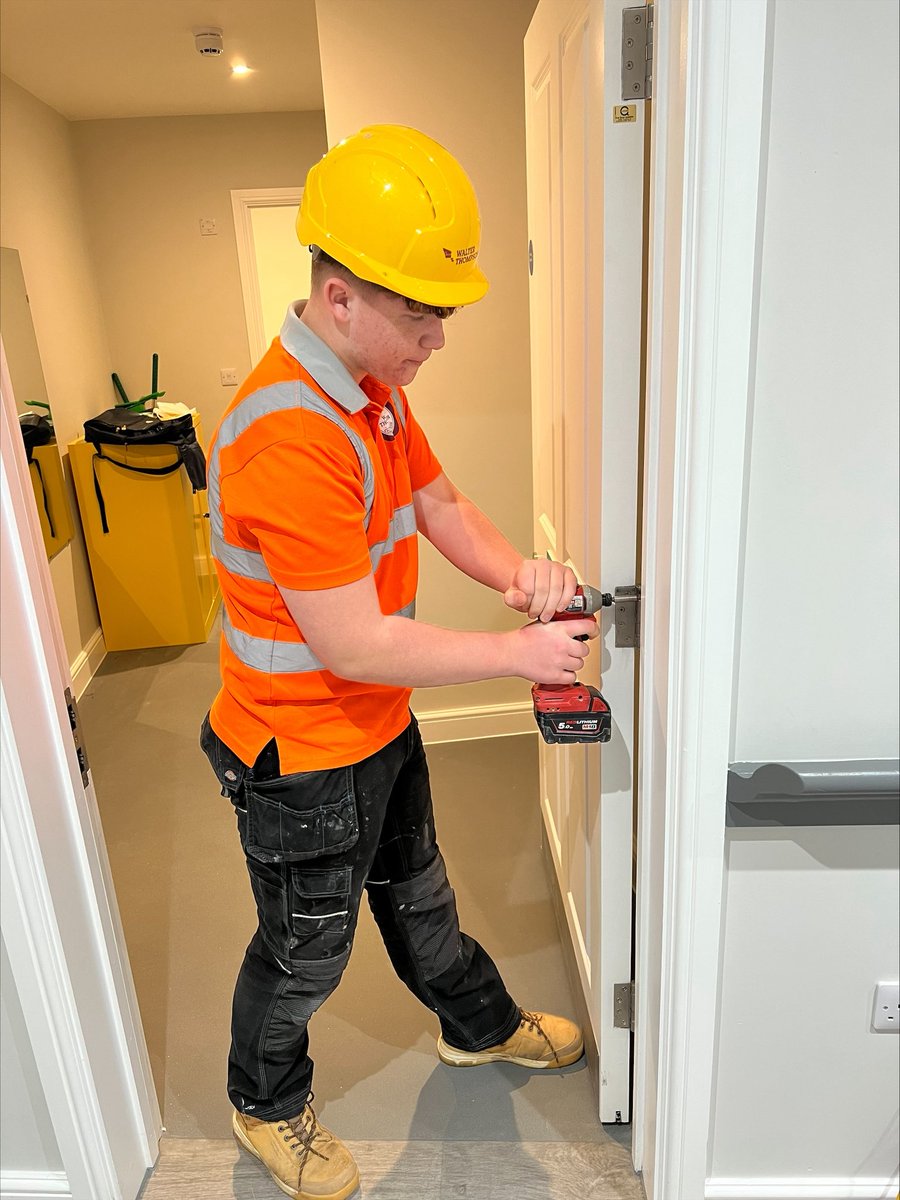 Walter Thompson's tweet media