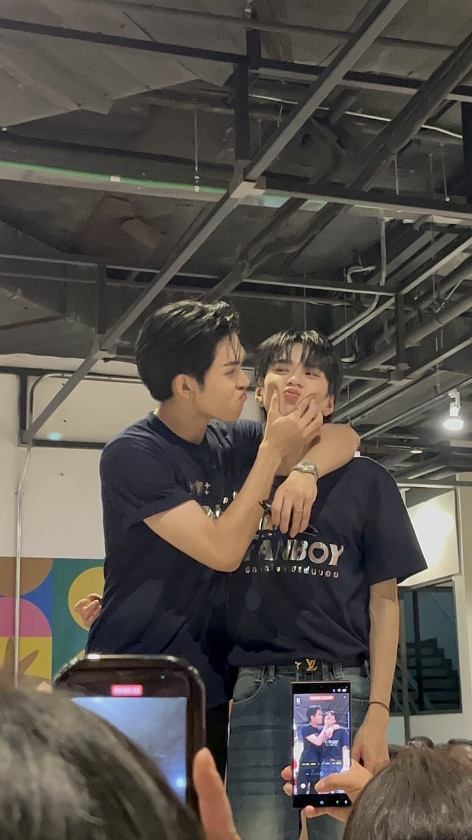 usetys's tweet photo. อยู่ข้างกันไปนาน นาน นะอ้วมมม🦋🐱 
#auausave https://t.co/rUALgdoBdM