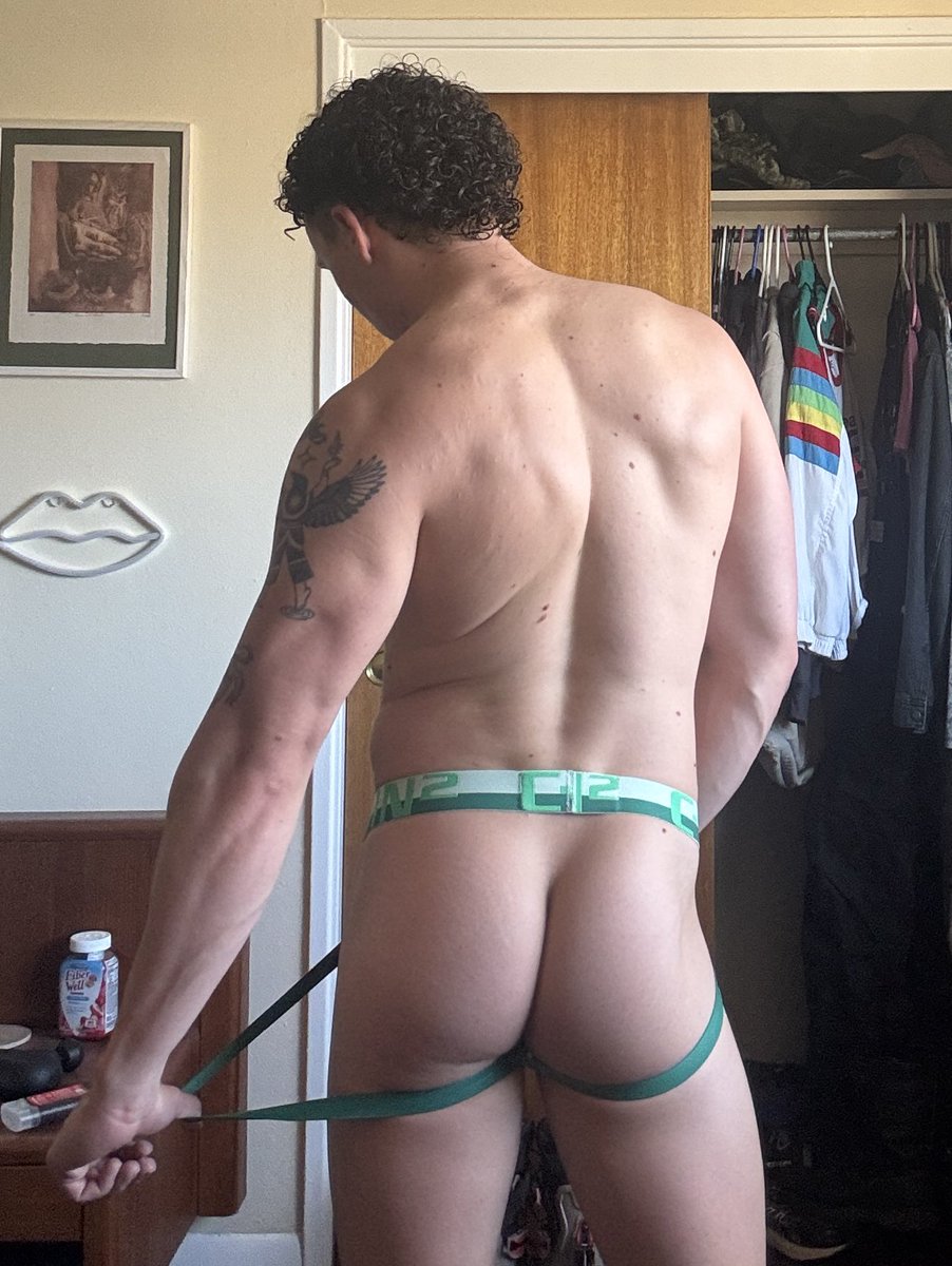 swiss army twunk (@bussyinspector) on Twitter photo 