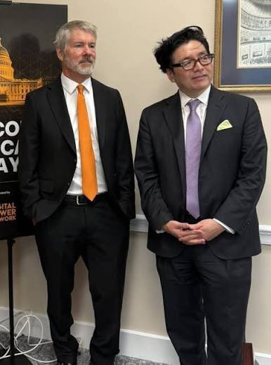 🔥Chưa có dấu hiệu dừng lại hai ông chú này tiếp tục gom thêm $BTC và $ETH

Tuần qua, Strategy chi $90 triệu để mua thêm 1.142 BTC, với giá trung bình khoảng $78.815/BTC.

Trong khi đó, Bitmine cũng không kém cạnh khi mua thêm 40.613 ETH (khoảng $81 triệu), nâng