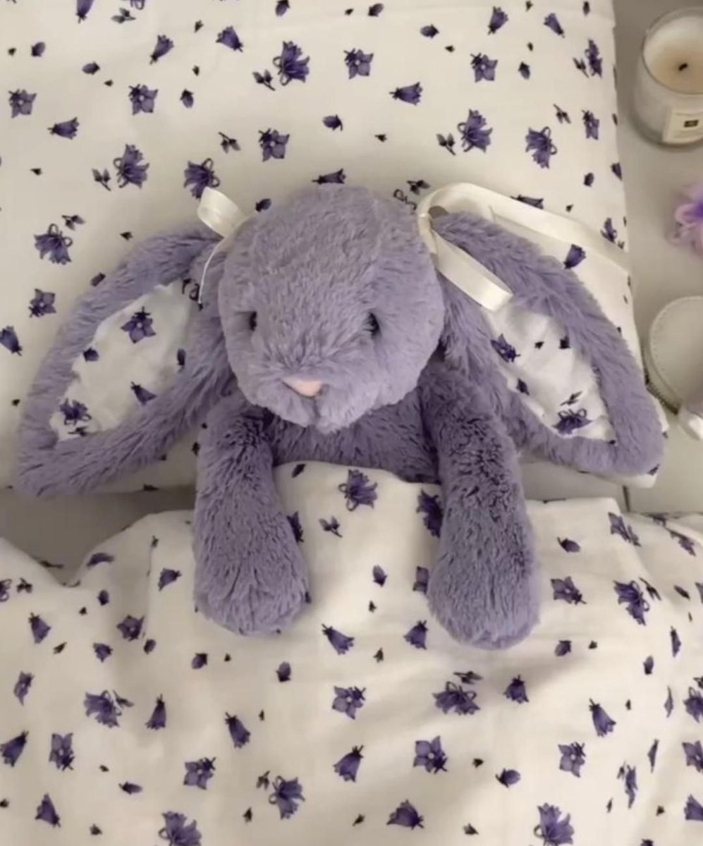 𝑠ℎ𝑒 𝑤𝑎𝑠 𝑎 𝑓𝑎𝑖𝑟𝑦 tweet media