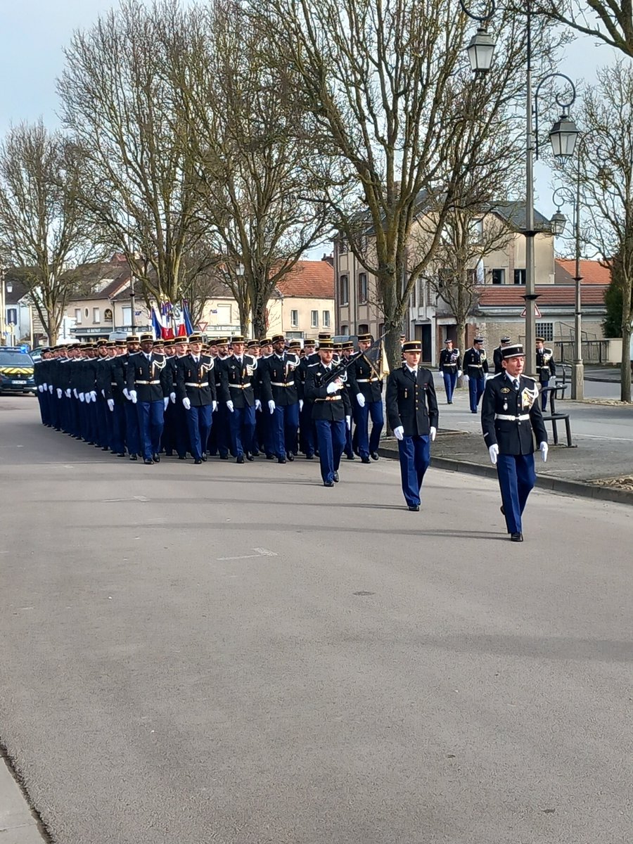 Prefet51's tweet image. 🇫🇷 #Hommage #Transmission I La Promotion "Henri Bonsergent"

À Blancs-Coteaux, le sous-préfet d’Épernay, Emmanuel Auber, a partagé un moment de haute intensité mémorielle avec les élèves-gendarmes de la 535ème promotion de l'École de @Gendarmerie de Chaumont. 

La promotion a