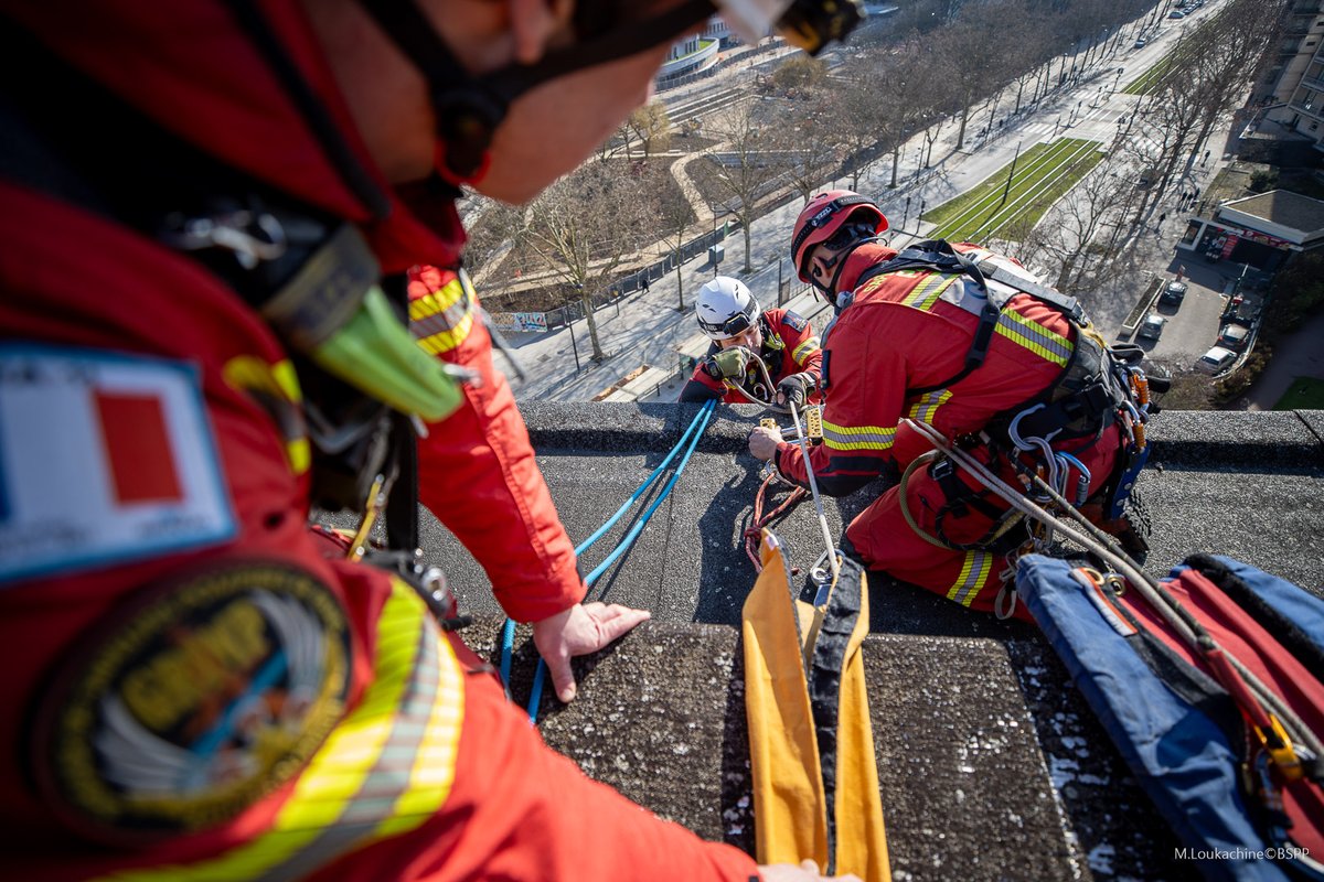 PompiersParis tweet media