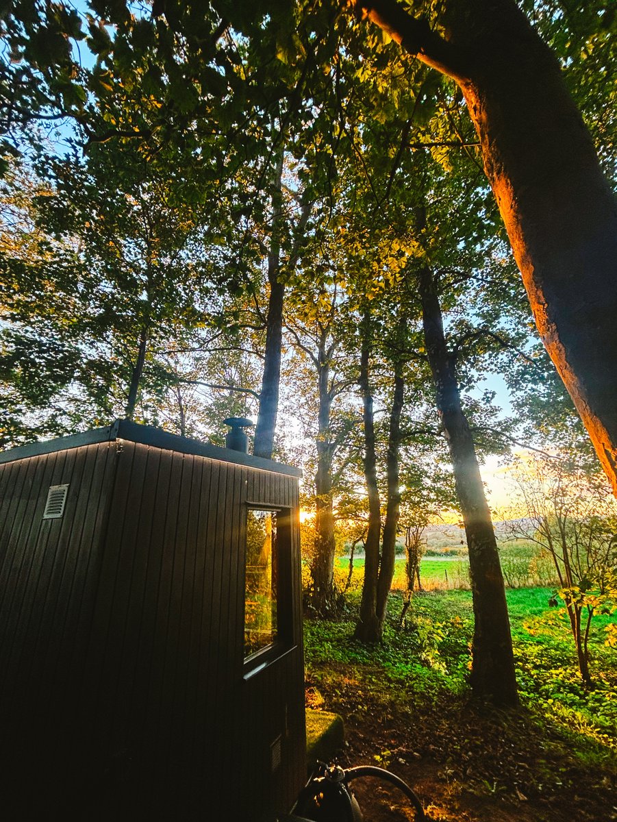 MadDogsglamping's tweet image. Things could get a bit steamy this Valentine's....

Take The Hayloft this coming w/e &amp;amp; we'll throw in a session in the Secret Sauna, on us

#holidaycottage #valentinesbreak #visitherefordshire #valentinesholidaycottages #secretsauna #visitrossonwye #dogfriendlyholidaycottages