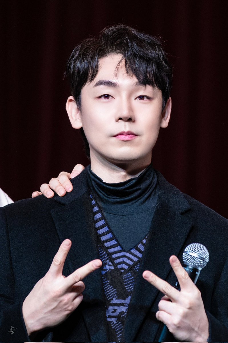 260209 서동진 선한국의 무도회
포토타임
#기세중 배우님
——————