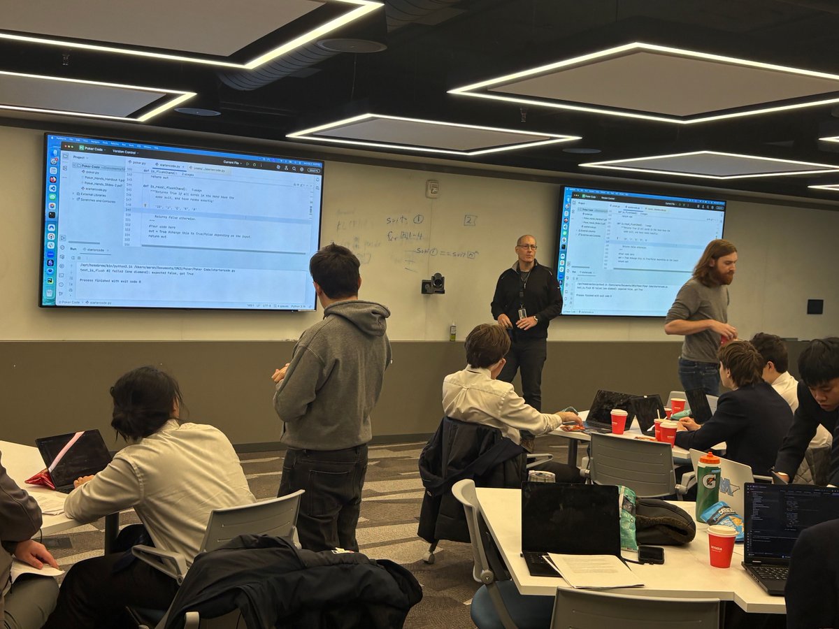 SMCS1852's tweet image. Our computer science students spent the morning at the University of Toronto, learning from SMCS alumnus, Professor Michael McCarthy '88, and connecting with alumnus Aaron Crighton '09.
#teachmeGDK #experientiallearning @uoft