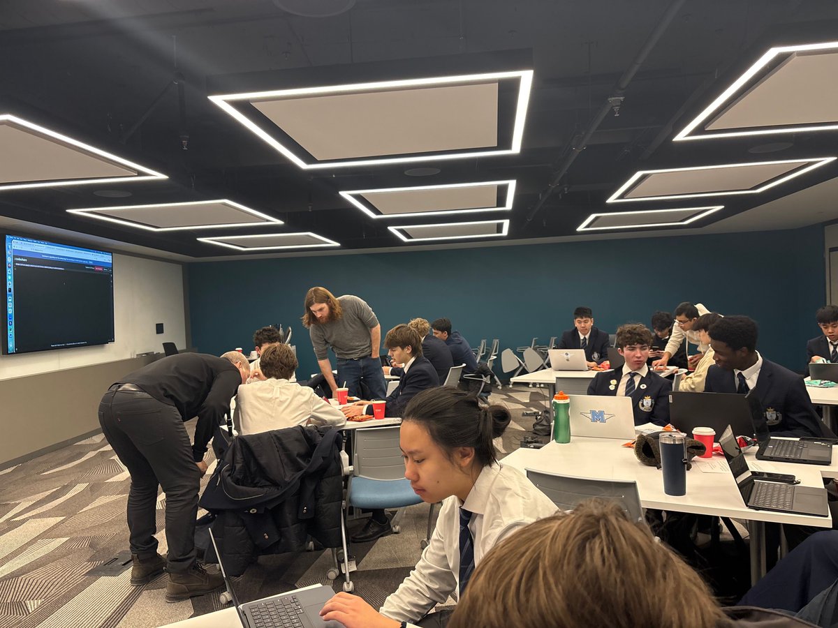 SMCS1852's tweet image. Our computer science students spent the morning at the University of Toronto, learning from SMCS alumnus, Professor Michael McCarthy '88, and connecting with alumnus Aaron Crighton '09.
#teachmeGDK #experientiallearning @uoft