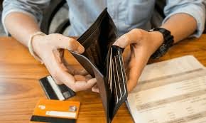 AmariCampb36093's tweet image. A salad costs $15, a burger is $3. Guess what my family eats when money's tight? They're making us sick and charging us a fortune to get well. #killline #US