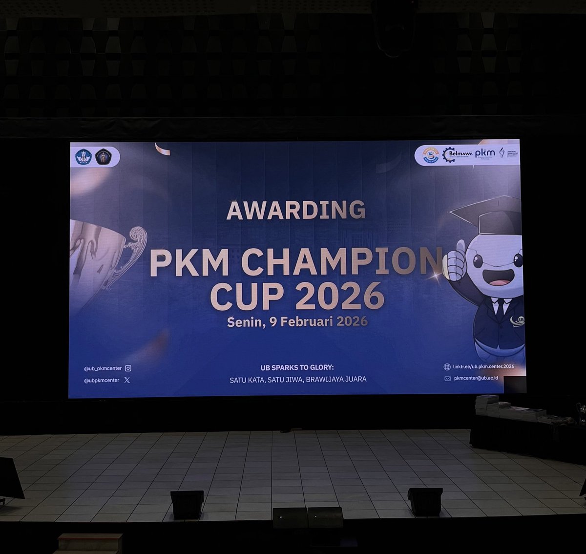 Alie 🍎 tweet media