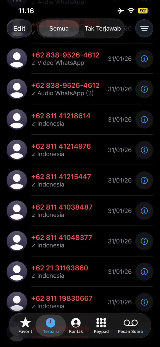 annaflyna tweet media