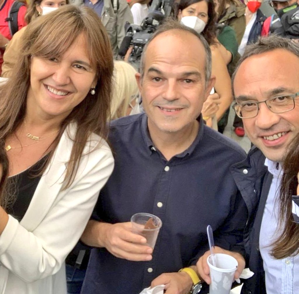 perinno's tweet photo. Gran feina en general —i especialment en aquest 📽️— de la companya @astridbierge, que mai no em canso de difondre pertot i en què deixa on cal la 💩 #processista hereva del corrupte i col·laboracionista #pujolisme 👴🏻 #règim78.
Obriu els ulls 👁️ d'una vegada, redéu!
©️perinno🏌🏻♂️ https://t.co/NtH5zIhFPW