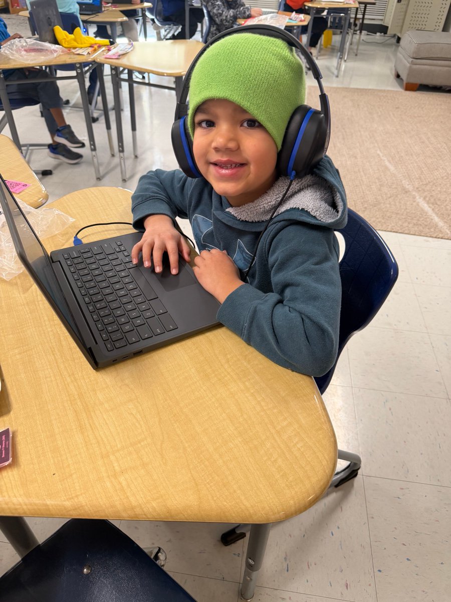 KingsGrantES's tweet photo. ⁦@KingsGrantES⁩ is celebrating kindness today with “Hats off to Kindness!” #vbpcs https://t.co/GJSdyrsbYo