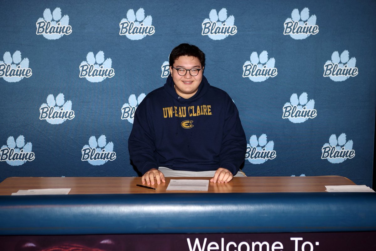 JeromeEichele's tweet photo. Super pumped to have signed to @UWECFootball thank you to my coach for building me up and UWEC for this huge opportunity! 

@BlaineFootball @OJW_Scouting @PrepRedzoneMN @FootballWiac https://t.co/vPimVfjxon